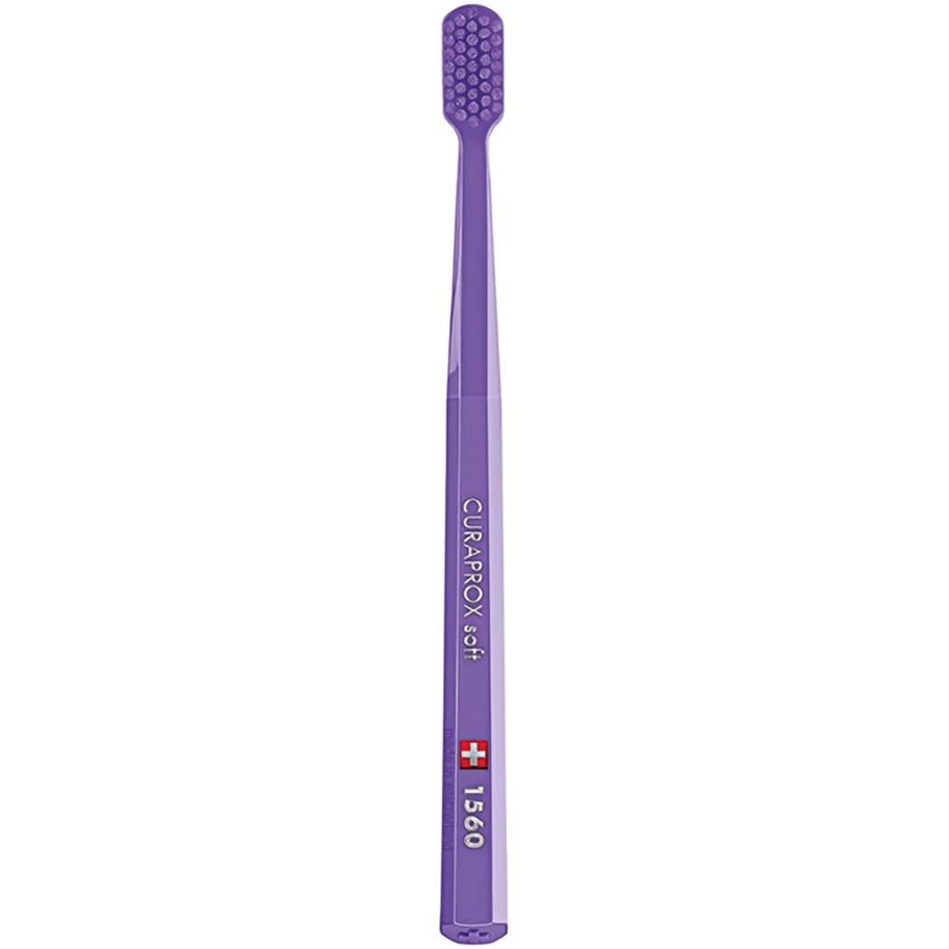 Curaprox CS 1560 Soft Toothbrush Χειροκίνητη Οδοντόβουρτσα με Μαλακές Ίνες για Βαθύ Καθαρισμό 1 Τεμάχιο – Μωβ / Μωβ